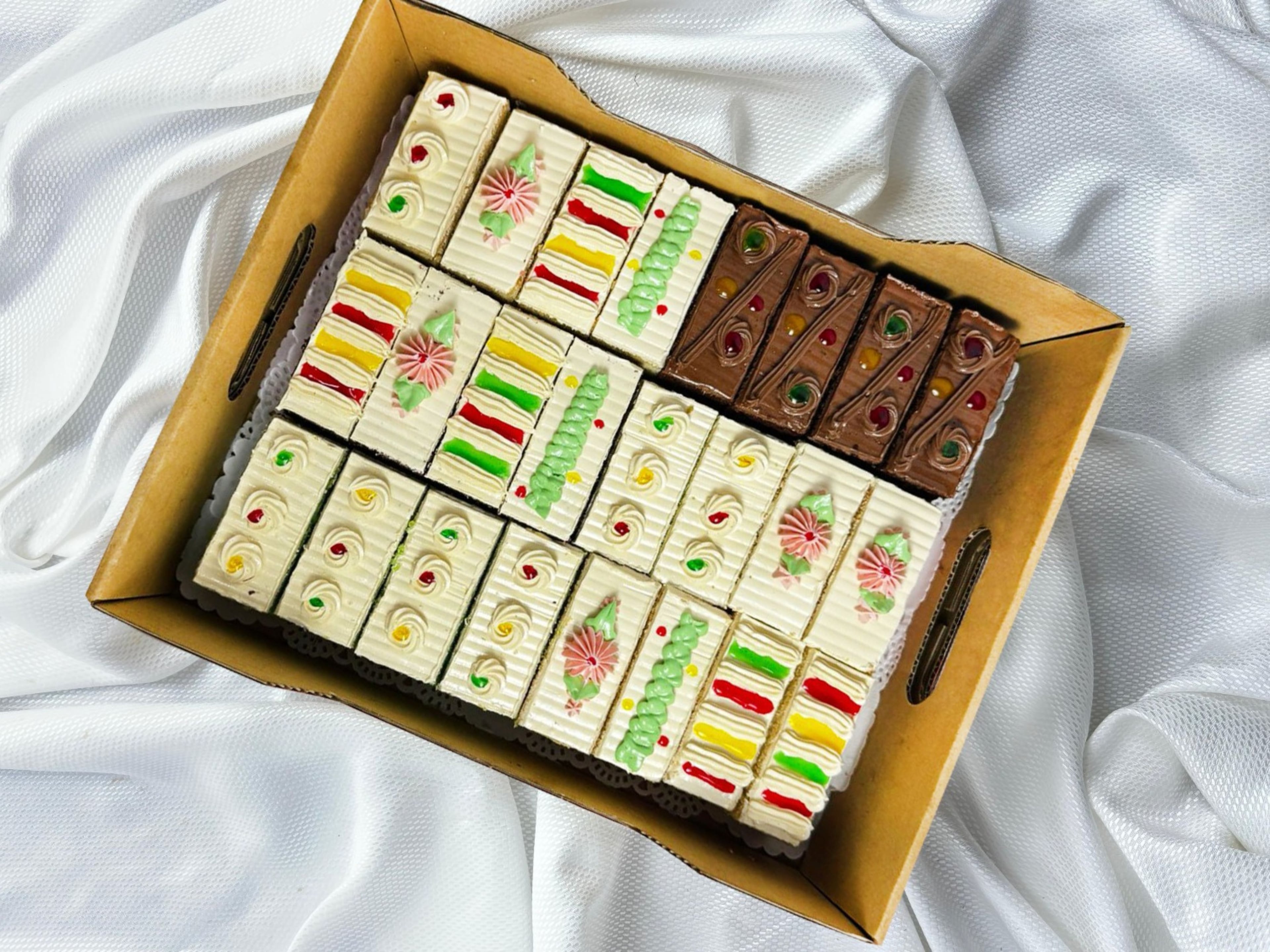 Nostalgic Butter Cream Cake Party Box @32.80/set