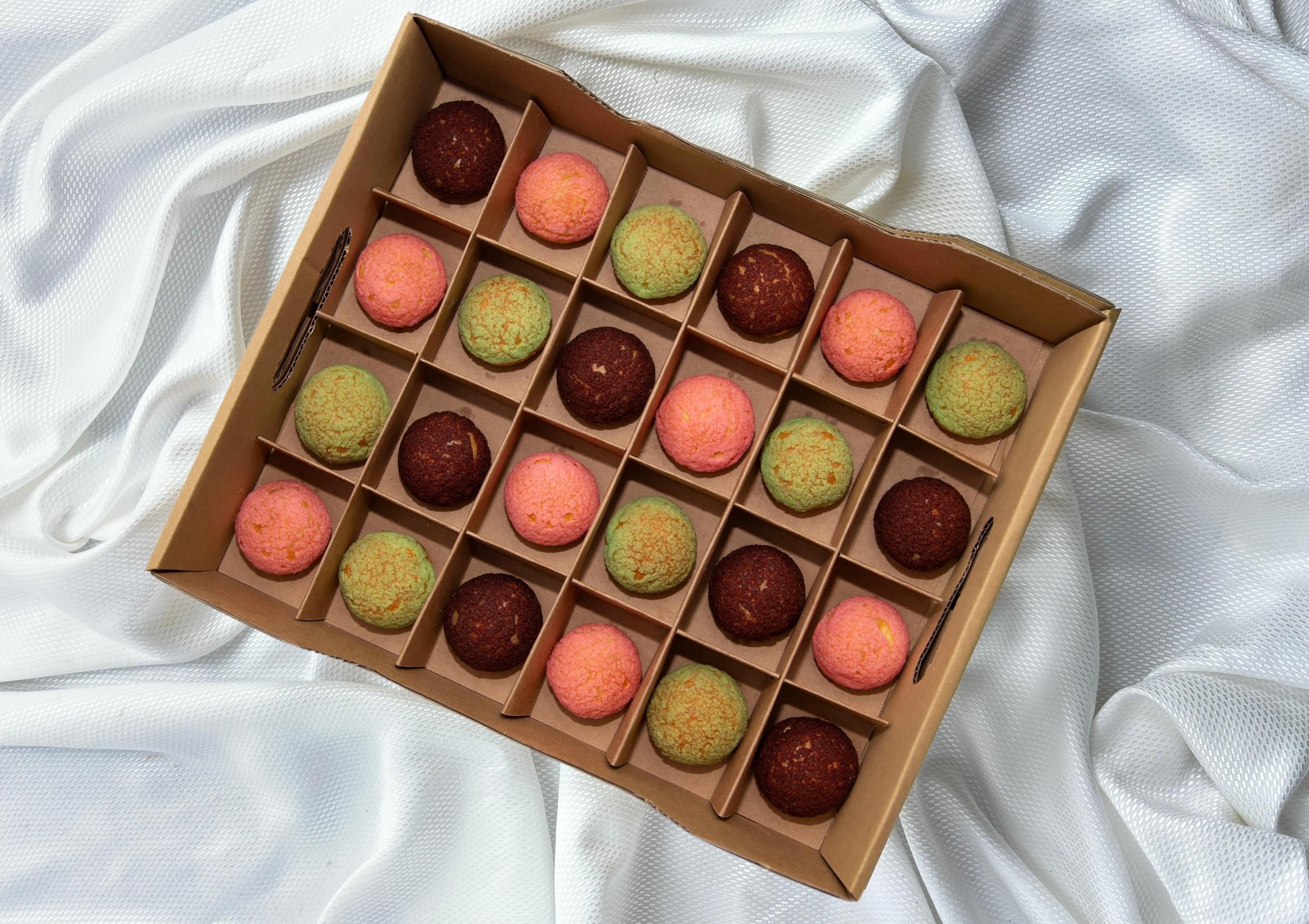SD Craquelin Party Box @ $33.80 for 24pcs/Set