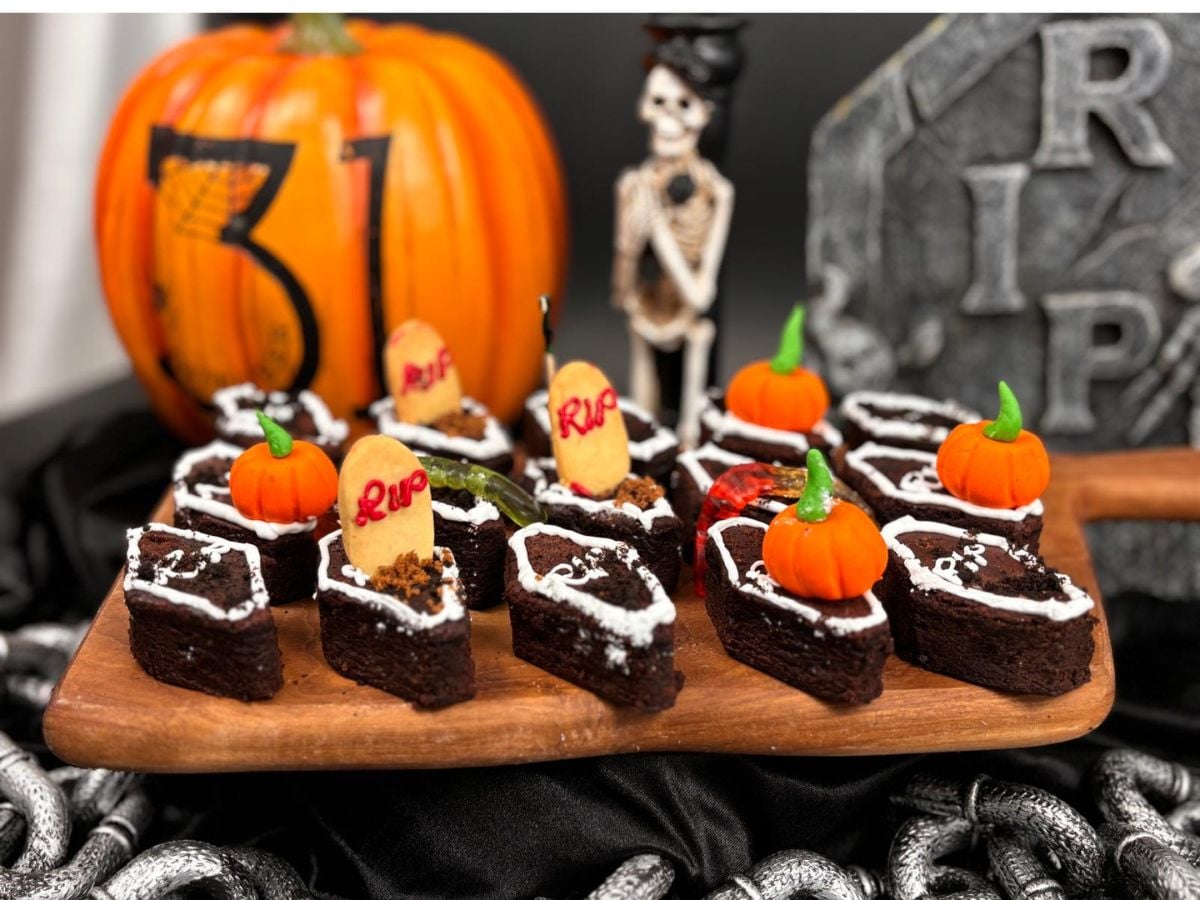 Halloween Buffet Menu $23.80/pax ($25.94 w/GST) For Min 30 pax