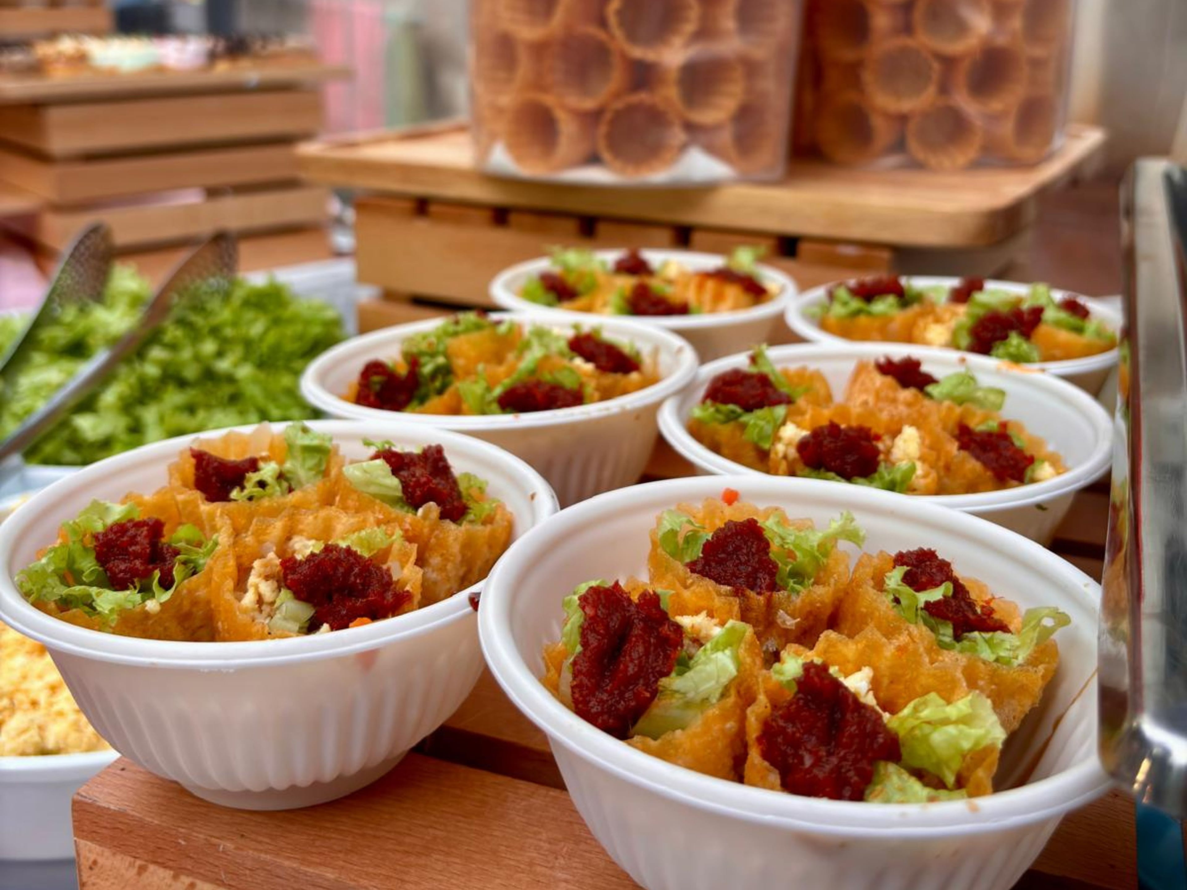Live Station Nyonya Kueh Pie Tee (Suitable for Vegetarian) $4/pax for min 100pax